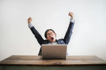 10-Minute Desk Yoga to Relieve Tension and Boost Focus